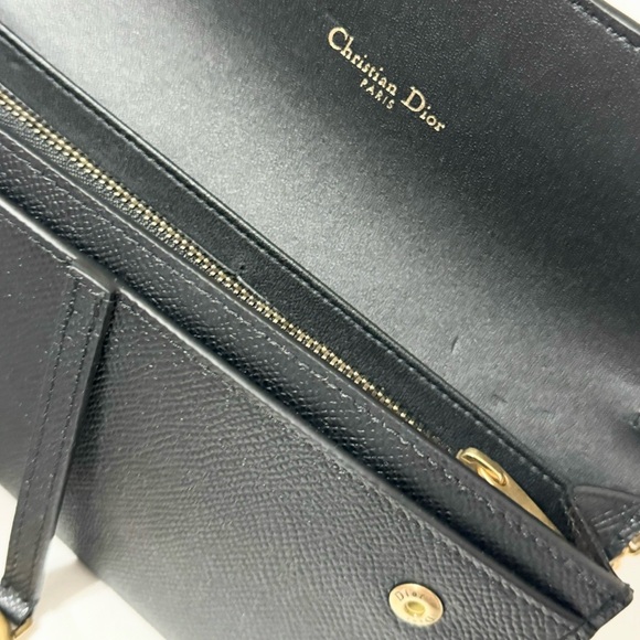 Dior wallet on chain (Authentic) w/ receipt - Picture 5 of 9